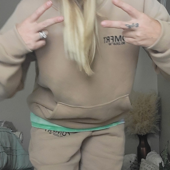 Meet your Posher, Laura - Picture 12 of 16